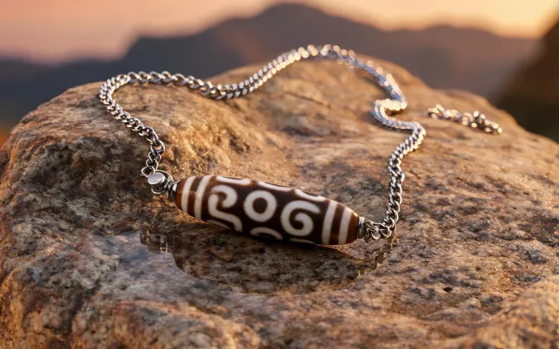 Chakra Healing Dzi Bead Pendant Sacred Totem Lucky Protection Amulet Necklace