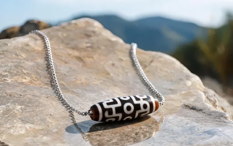 Rare Pattern Dzi Sacred Symbol Talisman Pendant Lucky Totem Spiritual Necklace