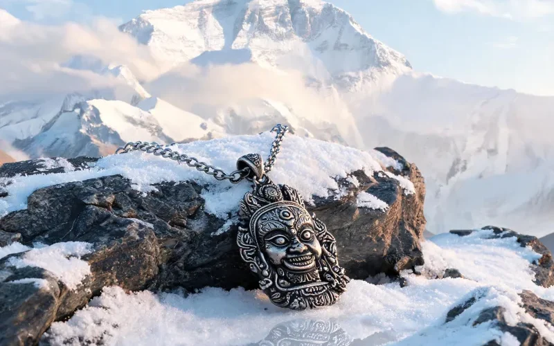 Rare Chomolungma Heritage Craft Pendant Courage Sacred Totem Luck Protection Necklace