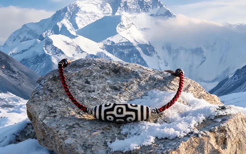 Traditional Tibetan Chomolungma Craft Lucky Necklace Heritage Courage Dzi Symbol Pendant